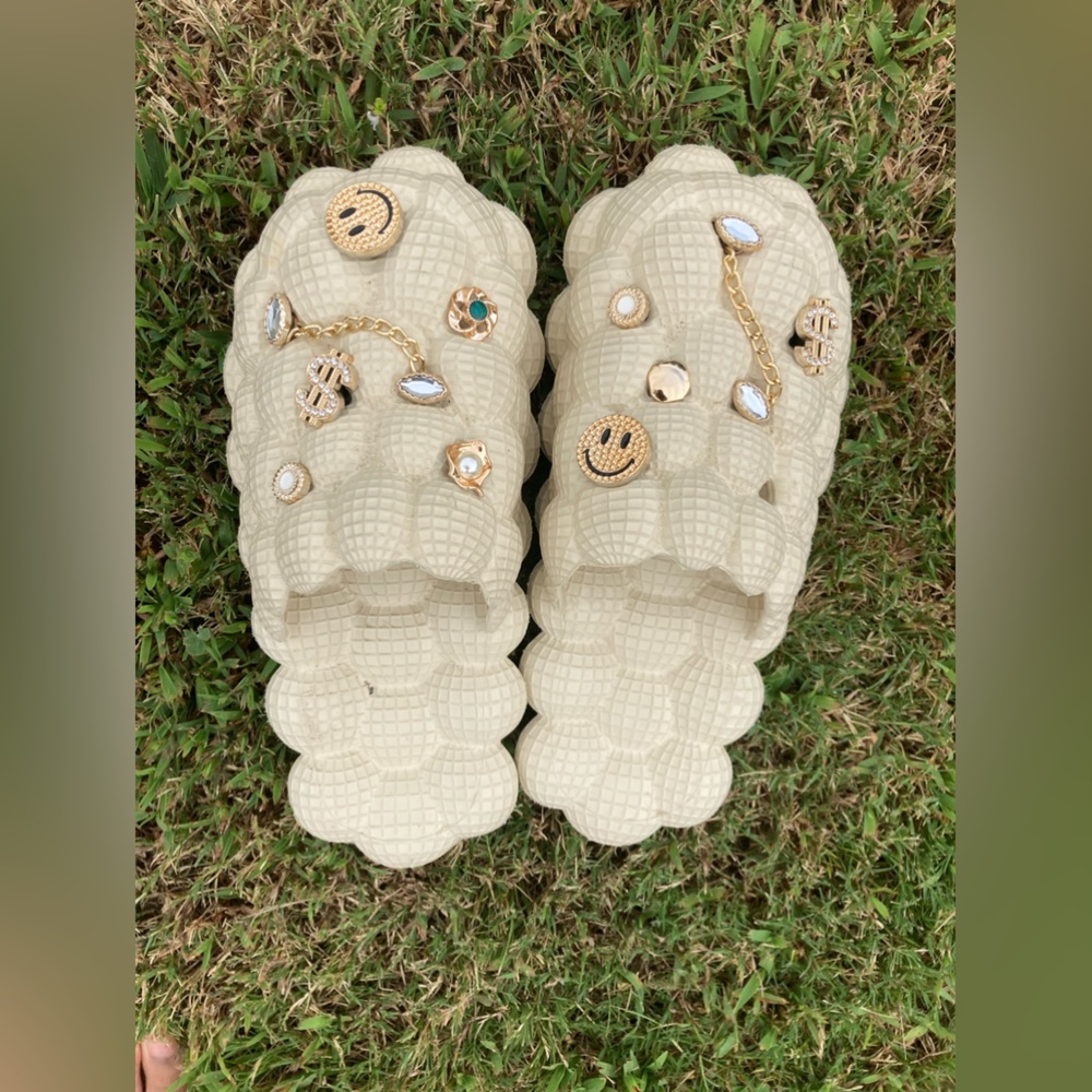 Women’s Massage Bubble Slides With Charms